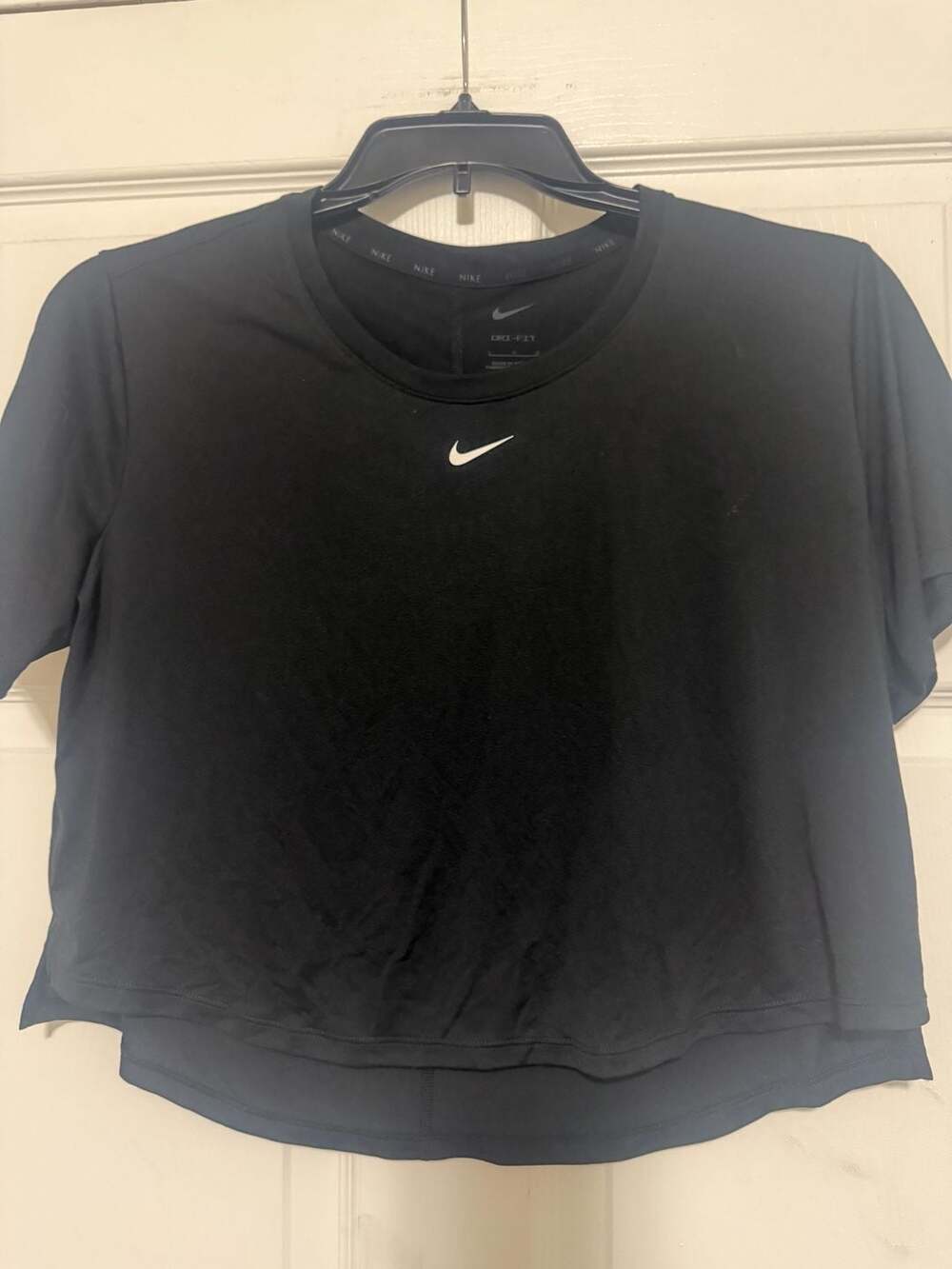 Nike Women's Dri-FIT One Standard Fit Short-Sleeve Cropped Top - Picture 2 of 5